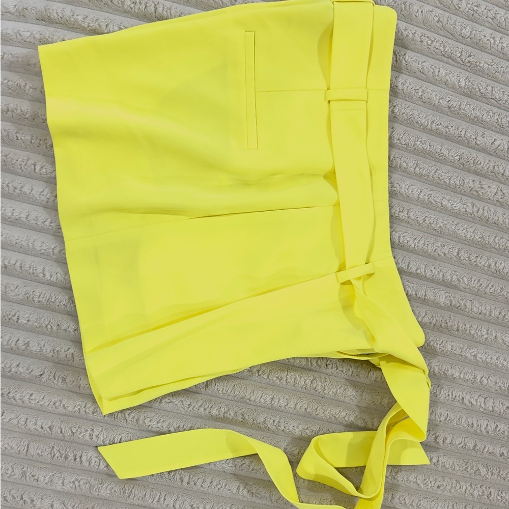 Alice + Olivia Bright Yellow Women's Skorts